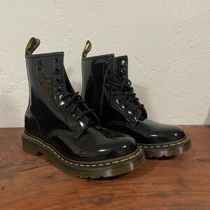 NEW Dr. Martens Women's 1460 BLACK LUCIDO+PATENT LAMPE Boot Size 8